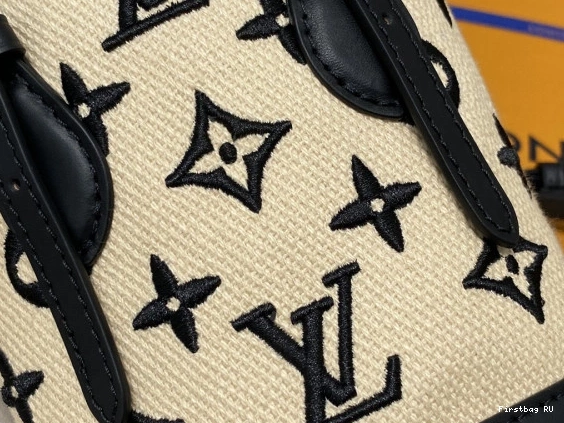 First bag NANO LOUIS BUCKET VUITTON 0822